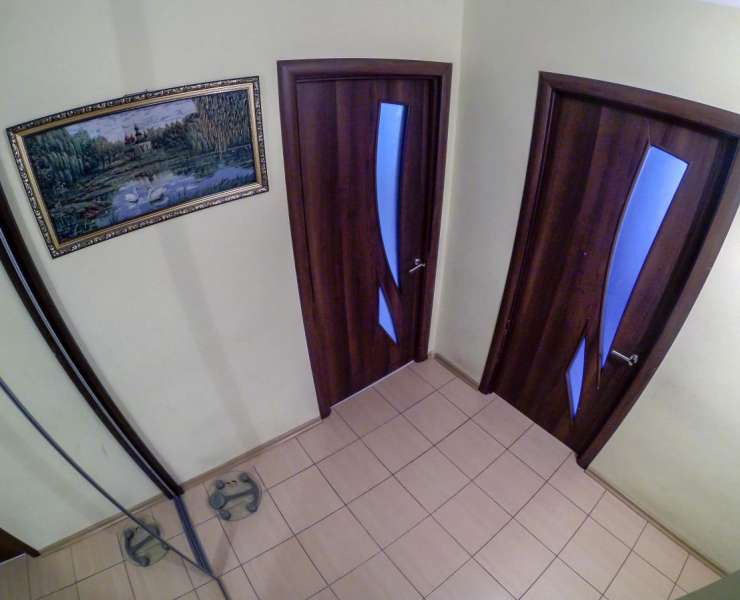 Продажа 3 трехкомнатная квартира в теплом кирпичном доме улица Симиренко Киев. Агентство недвижимости