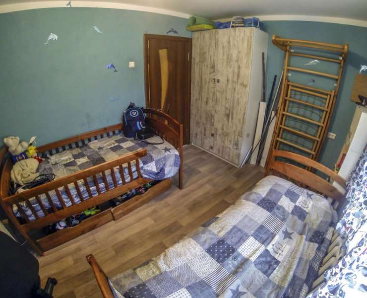 Продажа 3 трехкомнатная квартира в теплом кирпичном доме улица Симиренко Киев. Агентство недвижимости