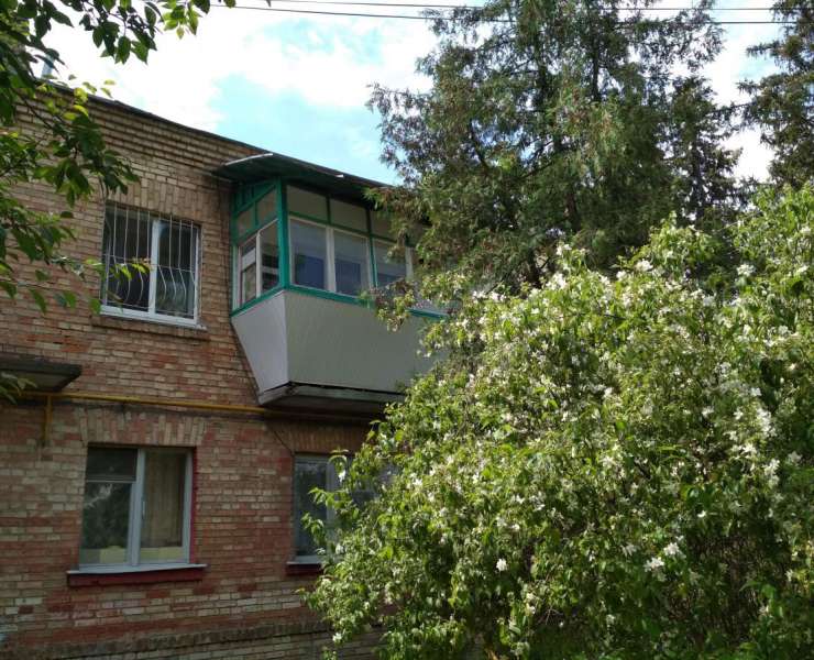 Продажа 3 трехкомнатная квартира в тихом зеленом районе улица Озерная Ирпень. Агентство недвижимости